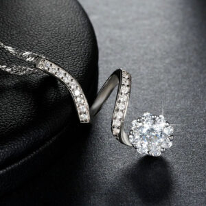 Gorgeous Round Diamond Pendant